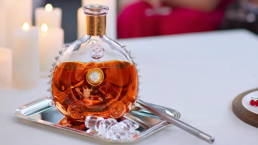 LOUIS XIII ルイ13世　Rémy Martin 空瓶　ボックス付き LOUIS XIII ルイ13世 Rémy Martin 空瓶 ボックス付き 空き瓶】LOUIS