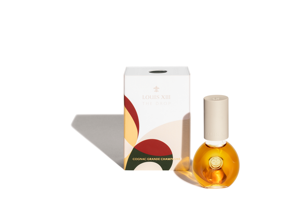 THE DROP in Sand - LOUIS XIII Cognac - Official Website THE DROP in Sand - LOUIS XIII Cognac - Official Website